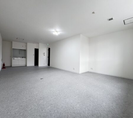 ガレージ付き倉庫_2階事務所 ガレージ付き倉庫_2階事務所